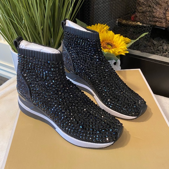 Michael Kors Skyler Booties - Picture 2 of 8